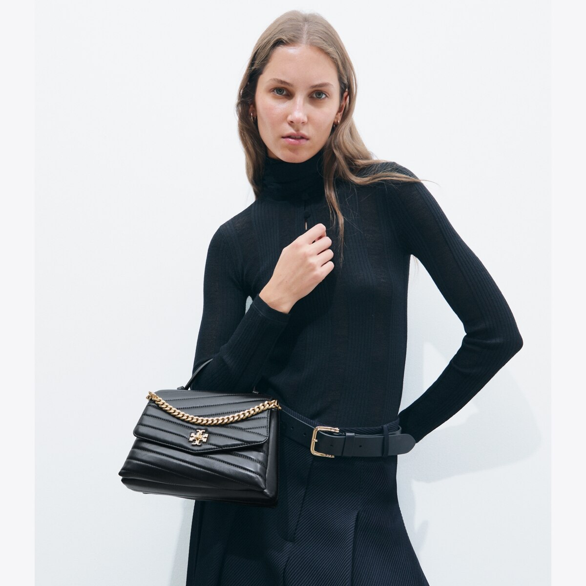 کیف دستی زنانه Tory Burch مدل Kira Chevron Top-Handle in black, size OS مشکی
